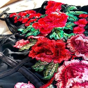 M BOUTIQUE BODYSUIT NEVER WORN SMALL